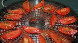 Sušené paradajky: vlastnosti použitia a skladovania
